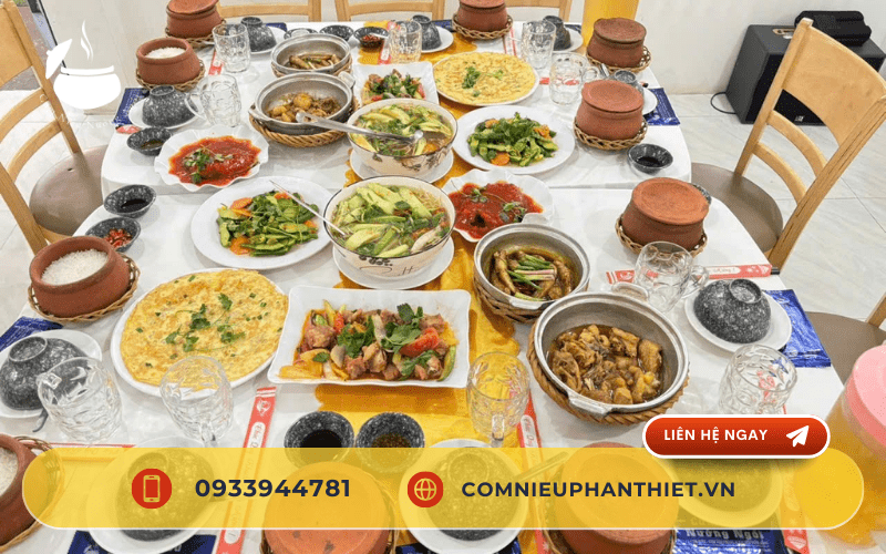quán cơm niêu