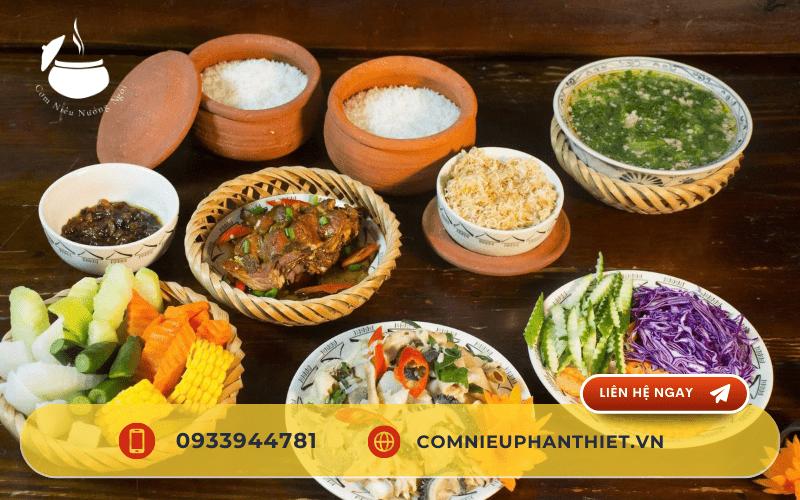 cơm niêu