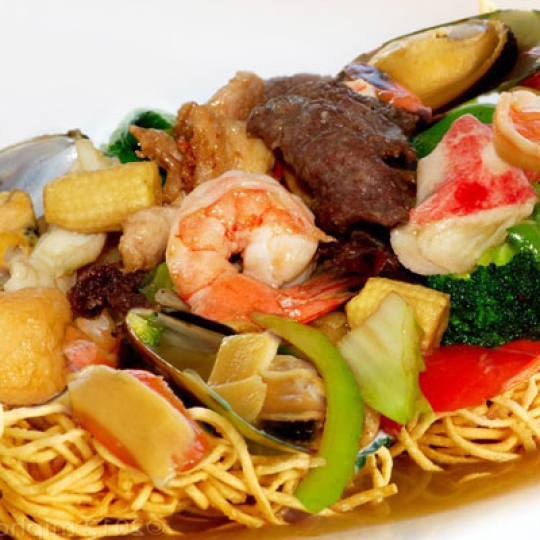 mì xào hải sản